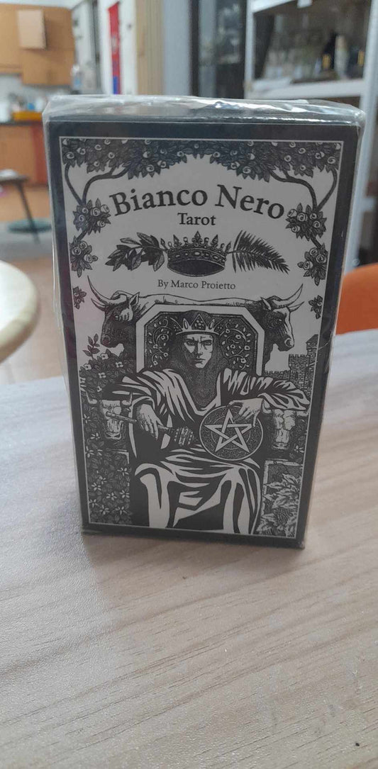 Bianco Nero Tarot